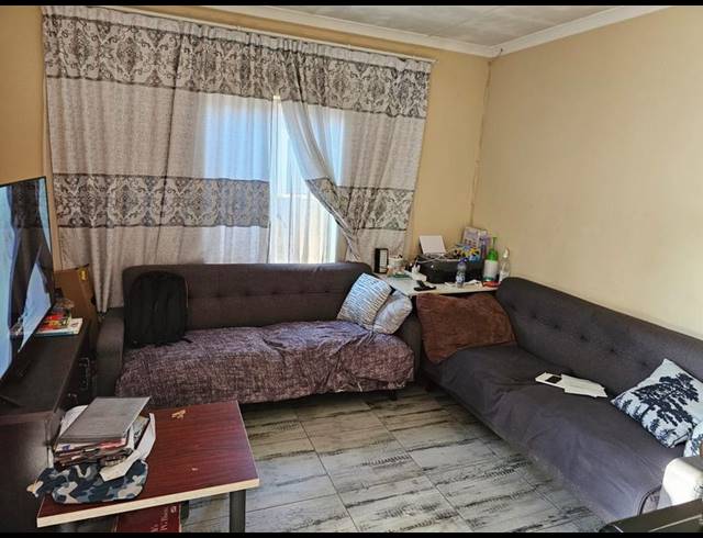 2 BEDROOM HOUSE FOR SALE IN CLAYVILLE